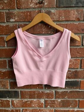 NWOT Light Pink Ribbed V-Neck Crop Tank